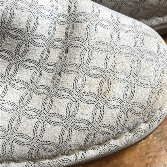 Pattern White Leather Booties! - Picture 3 of 5